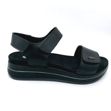Carica l'immagine nel visualizzatore di Gallery, Igi&amp;co 1174855 nero sandalo comodo in pelle con tripla fascia regolabile con chiusura con velcro
