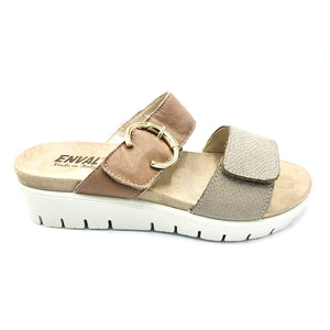 Enval 7790111 beige ciabatta linea comoda in pelle con fdera pelle  dotato di doppia fascia con chiusura con velcro