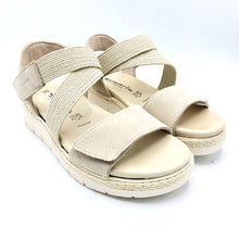 Carica l&#39;immagine nel visualizzatore di Gallery, Tamaris 1-28241-24 beige sandalo in camoscio con chiusura con doppio velcro e plantare estraibile
