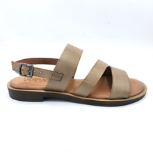 Carica l'immagine nel visualizzatore di Gallery, Vueva WD425R03 taupe sandalo basso in pelle con tripla fascia centrale e cinturino posteriore
