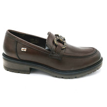 Carica l'immagine nel visualizzatore di Gallery, Valleverde 17152 marrone mocassino donna in pelle con morsetto decorativo frontale
