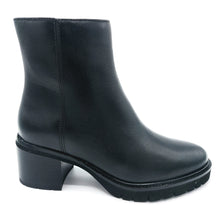 Carica l'immagine nel visualizzatore di Gallery, Callaghan 37201 nero stivaletto in pelle con tacco largo di 6 cm e suola con sistema adaptaction
