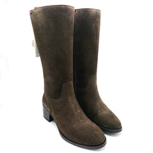 Carica l'immagine nel visualizzatore di Gallery, Callaghan 36800 marrone stivale in pelle scamosciata altezza a metà polpaccio con cerniera e suola flessibile in gomma con sistema adaptaction
