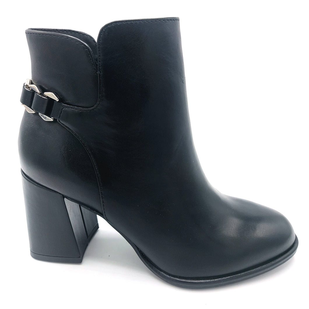 Tamaris 1-25346-45 nero stivaletto  in pelle con tacco largo di 7,5 cm e catenina decorativa posteriore