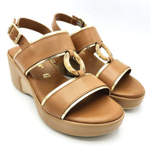 Carica l'immagine nel visualizzatore di Gallery, Valleverde 63121 cuoio sandalo in pelle bianco con riporti platino e decorazione frontale
