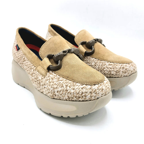 Callaghan 61603 beige mocassino donna in pelle scamosciata e tessuto, decorato da un grazioso morsetto