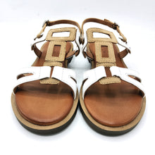 Carica l'immagine nel visualizzatore di Gallery, Vueva WD425R33 bianco beige
