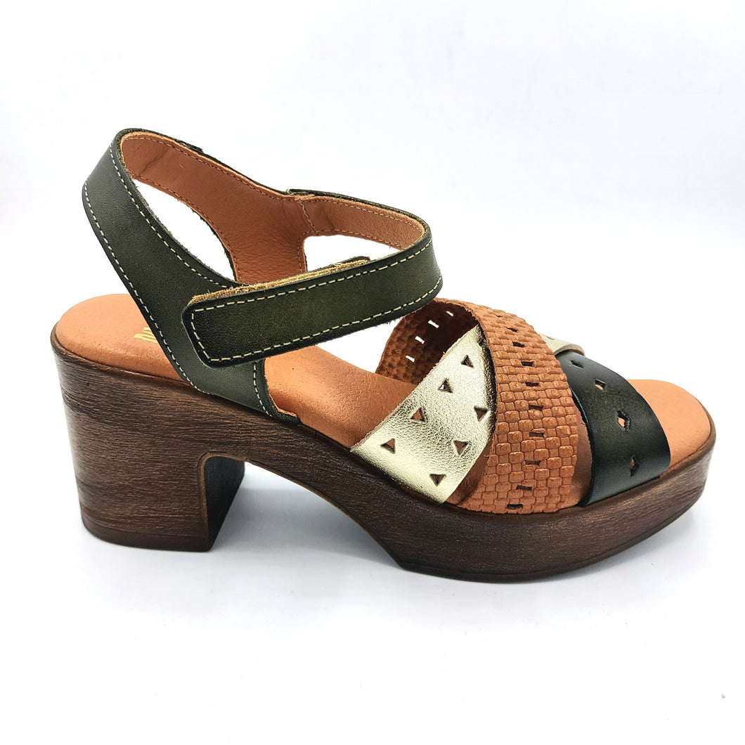 Pavana CINCI verde cuoio sandalo con fasce incrociate traforate con braccialetto con chiusura a strappo
