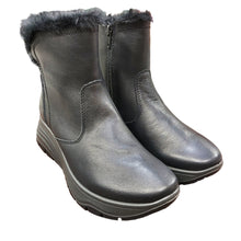 Carica l&#39;immagine nel visualizzatore di Gallery, Enval 8780700 nero stivaletto donna in pelle con pianta larga e fodera con pelliccia ecologica. Dotata di soletta estraibile in memory foam
