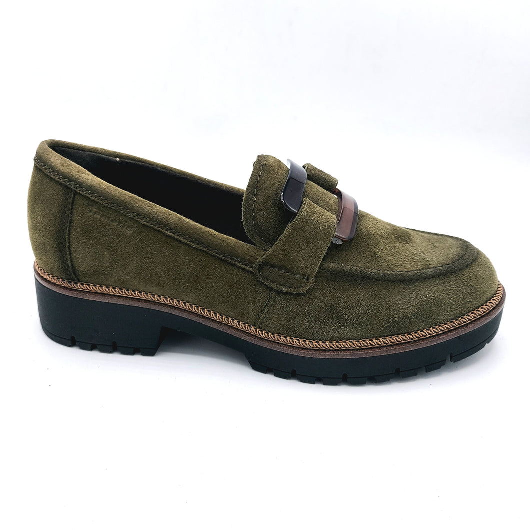 Tamaris 1-24722-43 verde mocassino donna in camoscio con dettaglio decorativo frontale