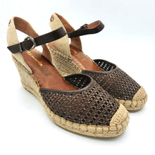 Carica l'immagine nel visualizzatore di Gallery, Tamaris 1-29610-42 testa di moro espadrillas in tessuto con riporti in pelle e braccialetto con velcro
