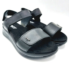 Carica l'immagine nel visualizzatore di Gallery, Igi&amp;co 1174855 nero sandalo comodo in pelle con tripla fascia regolabile con chiusura con velcro
