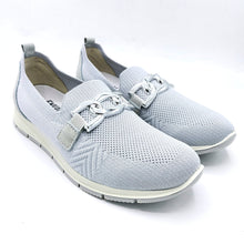 Carica l'immagine nel visualizzatore di Gallery, Enval 1263833 grigio slip on in tessuto elasticizzato con applicazione decorativa frontale e soletta estraibile in memory foam
