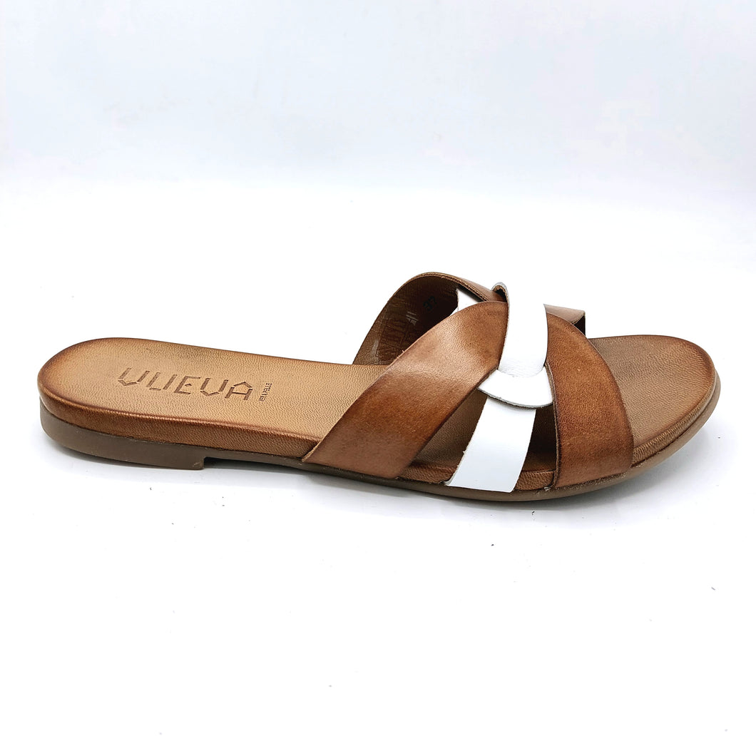 Vueva WD133R03 cuoio e bianco ciabattina piatta in pelle con suola in gomma