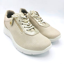 Carica l'immagine nel visualizzatore di Gallery, Enval 1265711 sabbia sneakers donna in similpelle elasticizzata, dotata di lacci elasticizzati e cerniera
