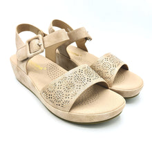 Carica l&#39;immagine nel visualizzatore di Gallery, Amarpies abz26749 beige platino sandalo linea comoda con sottopiede imbottito e chiusura con strappo nascosto da una finta fibbia 

