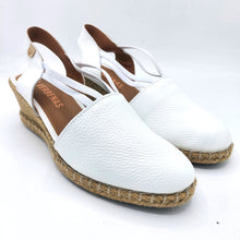 Carica l'immagine nel visualizzatore di Gallery, Verbenas MAIKA bianco espadrillas in pelle con elastici e zeppa in corda di 6 cm
