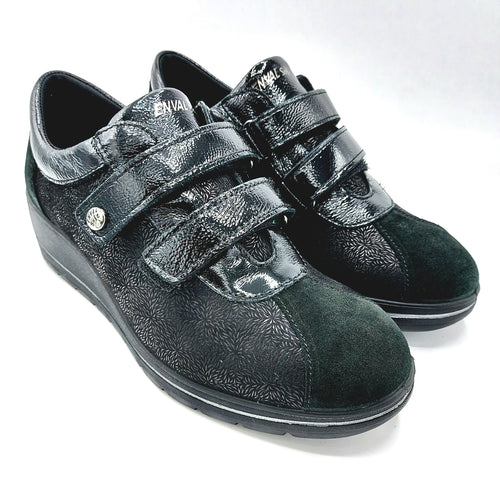 Enval 8763800 nero scarpa linea comoda con zeppa, dotata di chiusura con doppio velcro