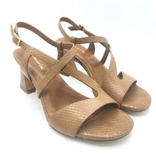Carica l'immagine nel visualizzatore di Gallery, Tamaris 1-28369-46 cognac sandalo in pelle stampo pitone con tacco largo di 7 cm
