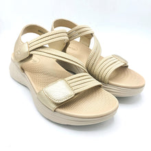 Carica l'immagine nel visualizzatore di Gallery, Valleverde 57100 oro sandali bassi in gomma con fasce elasticizzate e chiusura con velcro
