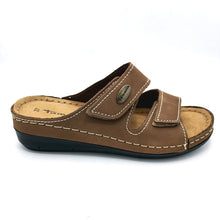 Carica l'immagine nel visualizzatore di Gallery, Tamaris 1-27510-41 taupe ciabatta donna in pelle con doppia fascia con chiusura con velcro
