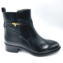 Carica l'immagine nel visualizzatore di Gallery, Tamaris 1-25321-43 nero stivaletto classico basso donna in pelle con logo dorato
