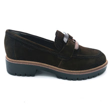 Carica l'immagine nel visualizzatore di Gallery, Tamaris 1-24722-43 marrone mocassino donna in pelle scamosciata con decorazione frontale e suola carrarmato
