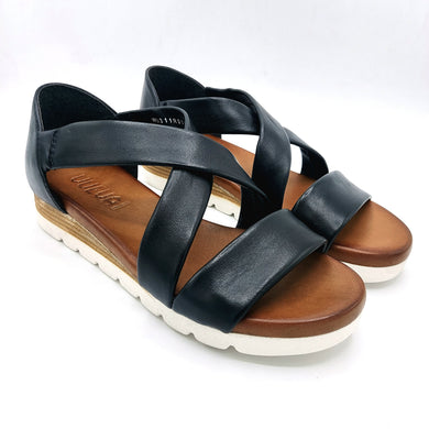 Vueva WD311R01 nero sandalo in pelle con tallone chiuso e zeppa di 3 cm