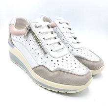 Carica l'immagine nel visualizzatore di Gallery, Valleverde VVCA153W bianco sneaker donna in pelle traforata con cerniera e lacci, e zeppa di 5,5 cm
