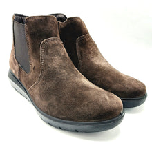 Carica l'immagine nel visualizzatore di Gallery, Enval 2278411 marrone stivaletto basso donna linea comoda in pelle scamosciata con chiusura a cerniera.
Dotato si soletta estraibile in memory foam e suola con sistema antishock

