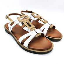 Carica l'immagine nel visualizzatore di Gallery, Vueva WD425R33 beige e bianco sandalo basso in pelle e pelle scamosciata con sottopiede imbottito 
