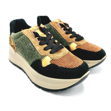 Carica l'immagine nel visualizzatore di Gallery, Igi&amp;co 8677600 nero multicolor sneakers donna stringata in velluto e pelle scamosciata.
Dotata di zeppa di 6 cm e soletta estraibile in memory foam
