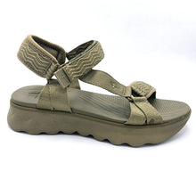 Carica l'immagine nel visualizzatore di Gallery, Tamaris 1-28700-46 olive sandalo vegan in tessuto e suola in gomma con braccialetto con chiusura a strappo
