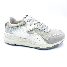 Carica l'immagine nel visualizzatore di Gallery, Igi&amp;co 1158022 bianco sneakers donna in tessuto e pelle con soletta estraibile in memory foam
