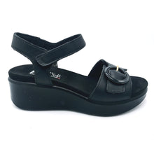 Carica l'immagine nel visualizzatore di Gallery, Enval 1292600 nero sandalo in pelle con braccialetto e fascia con chiusura a strappo e fibbia decorativa
