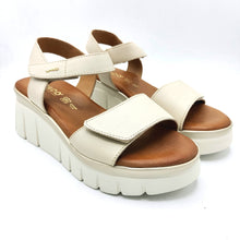 Carica l'immagine nel visualizzatore di Gallery, Igi&amp;co 1189522 burro sandalo in pelle con braccialetto e fascia anteriore con regolazione con velcro e sottopiede in pelle imbottito in memory foam
