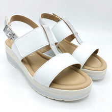 Carica l'immagine nel visualizzatore di Gallery, Valleverde VMI102M bianco con riporti argento sandalo con doppia fascia di cui una con velcro e sottopiede imbottito
