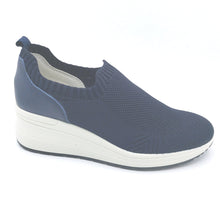 Carica l&#39;immagine nel visualizzatore di Gallery, Enval 1767511 blu slip on donna in tessuto con soletta estraibile in memory foam
