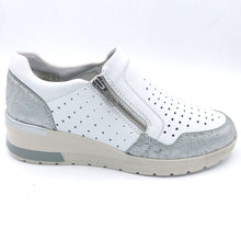 Carica l&#39;immagine nel visualizzatore di Gallery, Cinzia soft IV16950 bianco sneakers donna con cerniera 
