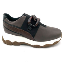 Carica l&#39;immagine nel visualizzatore di Gallery, Comart 9R4485PM taupe sneakers donna in vera pelle con catena ed elastico
