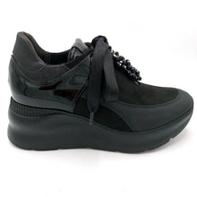 Carica l&#39;immagine nel visualizzatore di Gallery, Comart 5M4499 nero sneakers slip on donna con gemme decorative
