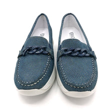 Carica l&#39;immagine nel visualizzatore di Gallery, Igi&amp;co 3650333 blu mocassino comodo donna in pelle stampata con accessorio catena. Tomaia in pelle fodera in pelle e sottopiede in pelle , suola in gomma
