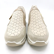 Carica l&#39;immagine nel visualizzatore di Gallery, Igi&amp;co 3660255 beige sneakers donna con chiusura a zip con tomaia in nabuk e riporti in pelle e camoscio, soletta estraibile in memory foam e suola in gomma
