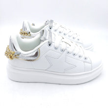 Carica l&#39;immagine nel visualizzatore di Gallery, Shop art sass230200 bianco sneakers donna con accessorio
