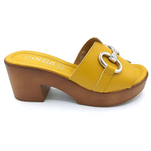 Carica l&#39;immagine nel visualizzatore di Gallery, Cinzia soft IAF203350 giallo ciabatta donna in pelle con applicazione in metallo
