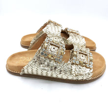 Carica l'immagine nel visualizzatore di Gallery, Studio Mode 271 platino ciabatta bassa gioiello con fibbie in strass e pelle intrecciata
