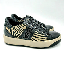 Carica l&#39;immagine nel visualizzatore di Gallery, Igi&amp;co 8172600 nero con riporti animalier sneakers donna con lacci
