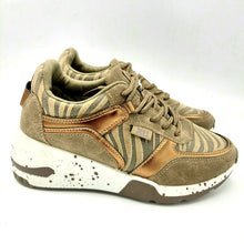 Carica l&#39;immagine nel visualizzatore di Gallery, Xti 44599 bronzo sneakers donna coon lacci scarpe vegane
